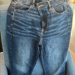American Eagle Blue Skinny Jeans with Modern Stretch